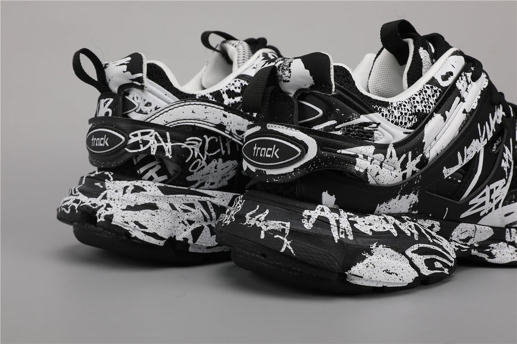 BLCG 2030-34 Black & White Graffiti