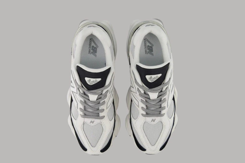 NB BLack & White 9060