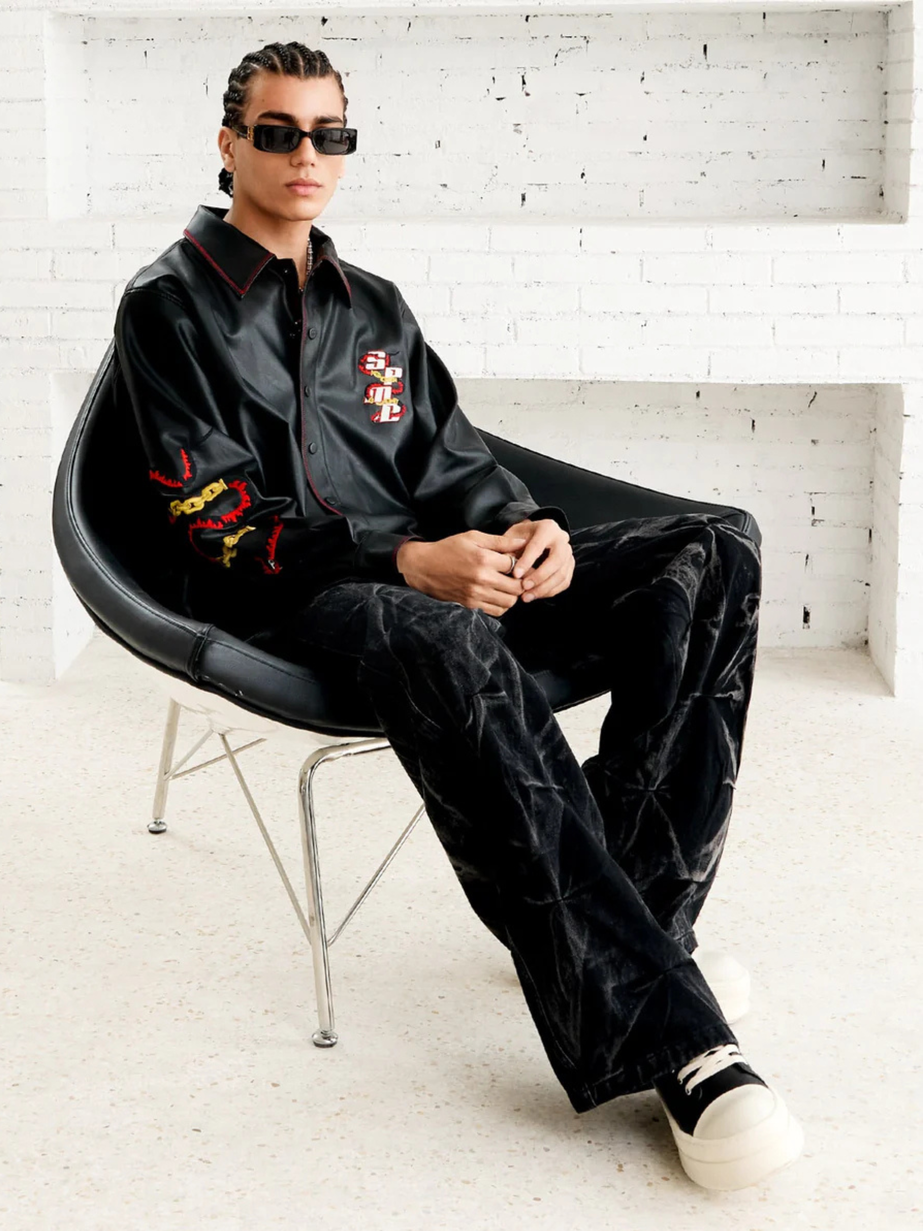 Amalfi® Vintage Pleated Wash Jeans