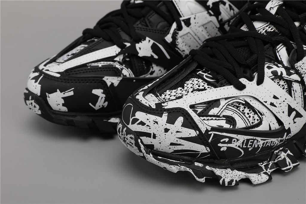 BLCG 2030-34 Black & White Graffiti