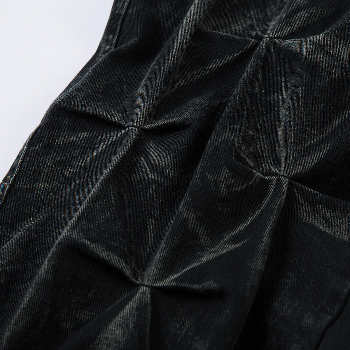 Amalfi® Vintage Pleated Wash Jeans